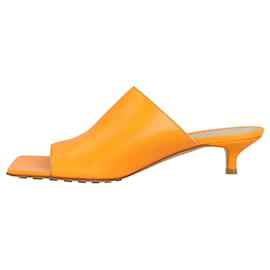 Bottega Veneta-Bottega Veneta Stretch-Pantolette für Damen aus orangefarbenem Lammleder-Orange