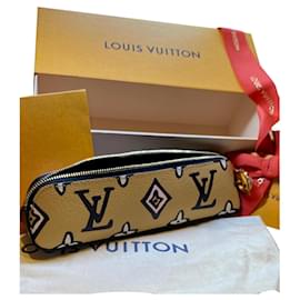 Louis Vuitton-Elizabeth Wild at Heart pencil case-Beige
