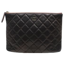 Pochette Chanel Classique en Cuir d'Agneau Marron Marron