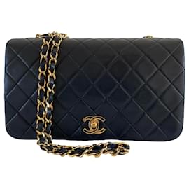 Chanel-Chanel full flap vintage black lambskin 23 gold hardware timeless-Black