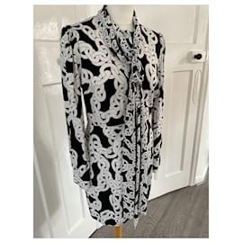 Diane Von Furstenberg-Robe à motif de chaîne emblématique DvF avec col foulard-Noir,Blanc