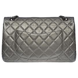 Chanel-Splendid Chanel handbag 2.55 Classic lined flap in metallic silver quilted leather, ruthenium metal trim-Silvery