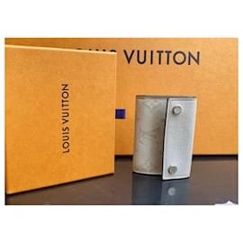 Louis Vuitton-Taigarama Discovery compact-Bianco sporco