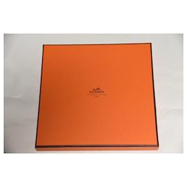 Hermès-Quadratisches Hermès-Rosa 90x90-Pink