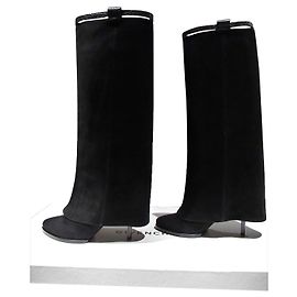 Botas de camurça preta Givenchy Preto