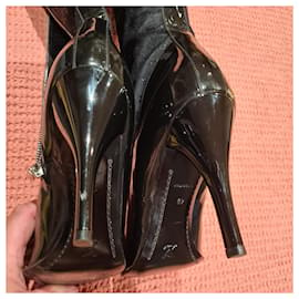 Louis Vuitton-Louis Vuitton T boots.40 very good condition-Black