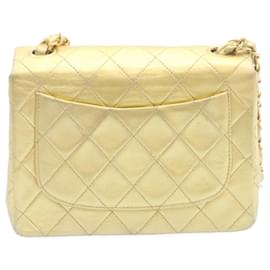 Chanel-CHANEL Matelasse Bolsa de Ombro com Aba de Corrente Couro Ouro CC Auth 25305NO-Dourado