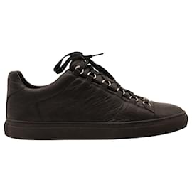 Balenciaga-Balenciaga Arena Low Top Sneakers in Black Leather-Black