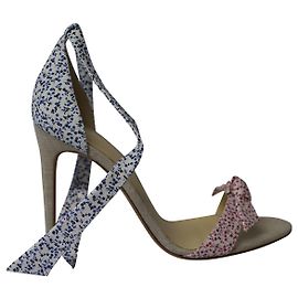 Alexandre Birman Clarita Salto com nó floral em algodão multicolorido Outro