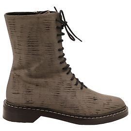 The Row – Fara – Schnürstiefeletten in Distressed-Optik aus grauem Satin Grau
