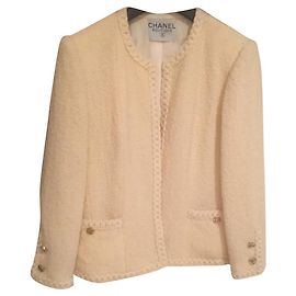 Chanel Jacke Creme