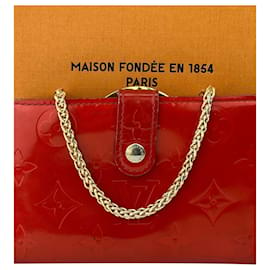 Louis Vuitton-Louis Vuitton Woman's Wallet Vernis Leather French Pomme D'amour Added Chain C12 -Red
