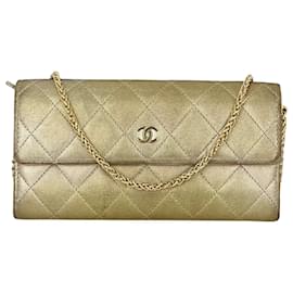 Chanel-Chanel Wallet Large Gusset Flap Metallic Gold Quilted Lambskin Added Chain B481 -Golden