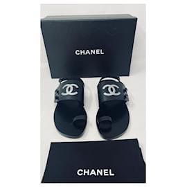 Chanel-Chanel thong sandal in black leather SIZE 38,5-Black