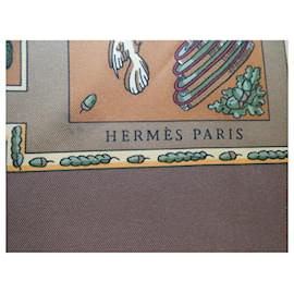 Hermès-square hermès "the dream of polyphile" with its box-Brown