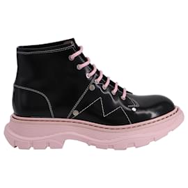 Alexander Mcqueen-Alexander Mcqueen Tread Lace Up Boots in Pink/Black calf leather Leather-Black