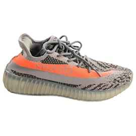Baskets Yeezy 38 Gris