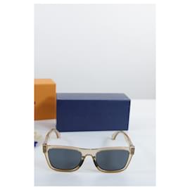 Louis Vuitton-Louis Vuitton sunglasses-Beige