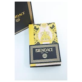 Fendi-Caja Fendi Versace Fendace-Negro