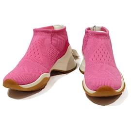 Fendi-Sneakers-Pink