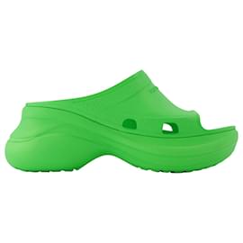 Balenciaga-Pool Crocs Slide Rub in verde-Verde