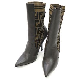 Fendi Stiefel Braun