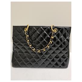 Chanel-Quilted Matelasse CC Chain Tote-Black