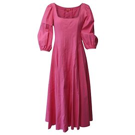 VESTIDO A MEDIDA CON MANGAS ABULLONADAS EN lino rosa de Staud Rosa