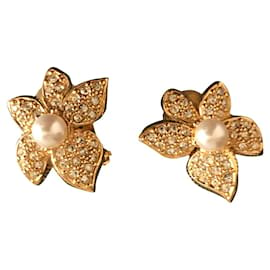 Dior-Earrings-Gold hardware