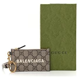 Gucci x Balenciaga-GG Supreme Kartenetui mit Monogramm-Logo und Riemen, Beige, Ebenholz-Beige