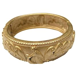 Lanvin-Sublime cuff bracelet in relief Lanvin-Gold hardware