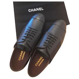 Chanel derbies Black
