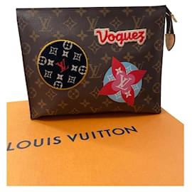 Louis Vuitton-Embrague de Louis Vuitton 26 Parches monograma de serie limitada-Castaño