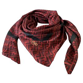 Fendi Lenços de seda Bordeaux