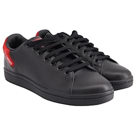 Raf Simons- Raf Simons Low Top Sneakers in Black Leather -Black