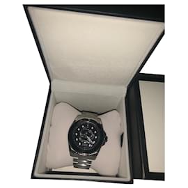 Gucci-Reloj Gucci Dive YA136218 45mm nuevo-Plata