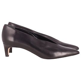 Aeyde Camilla Pointed Heels in Black Nappa Leather Black