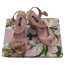Dolce & Gabbana-Sandalen mit Keilabsatz-Pink