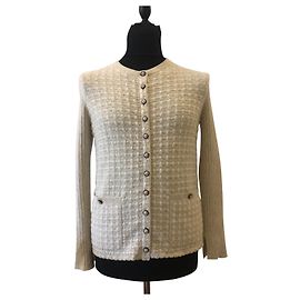Chanel 17BEIM, 2017 Fall Paris-Cosmopolite Ecru Beige Elfenbein und Gold Metallic-Garn weiche warme Strickjacke Beige
