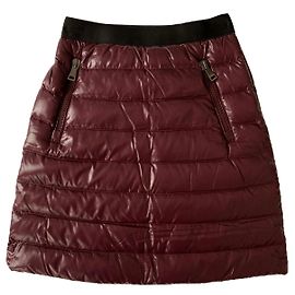 Moncler Falda acolchada de nylon laqué burdeos Burdeos