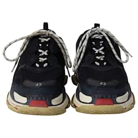 Balenciaga-Balenciaga Triple S Sneakers in Black Polyester-Black