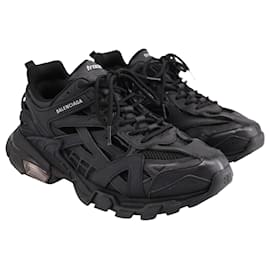 Balenciaga-Balenciaga Track .2 Sneakers in Black Polyester-Black