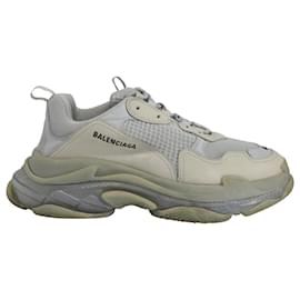 Balenciaga-Balenciaga Clear Sole Triple S Sneakers in Grey Polyester-Grey