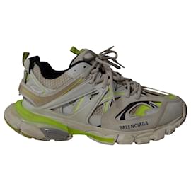 Balenciaga-Balenciaga Track Worn Out Sneakers in White Fluo Yellow Polyurethane-White