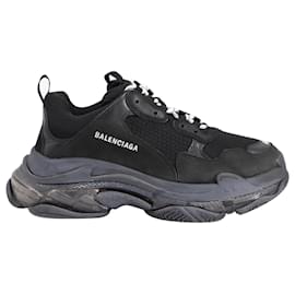Balenciaga-Balenciaga Clear Sole Triple S Sneakers in Black Recycled Polyester-Black