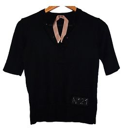Autre Marque N21 KURZÄRMLIGER PULLOVER MIT V-AUSSCHNITT MIT LOGO-PATCH Schwarz