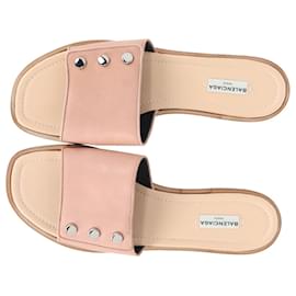Balenciaga-Balenciaga Slip On Flat Sandals in Nude Leather -Flesh