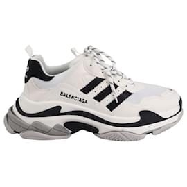 Balenciaga-Balenciaga x Adidas Triple S Sneakers in White Black Leather-White