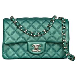Chanel-Bolsa de mão com mini abas de pele de cordeiro verde iridescente-Verde