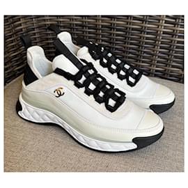 Chanel-CHANEL Classic Sneakers in Ivory-White